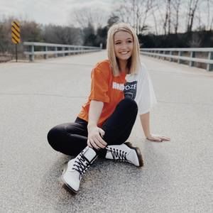 Meet your Posher, Alexia